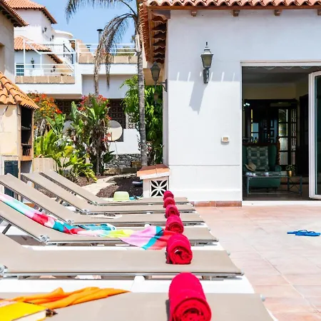 8 With Pool And Terrace