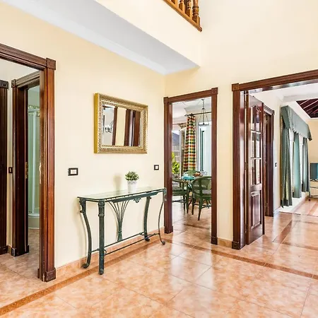 8 With Pool And Terrace Chayofa