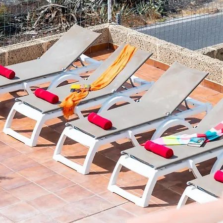 8 With Pool And Terrace