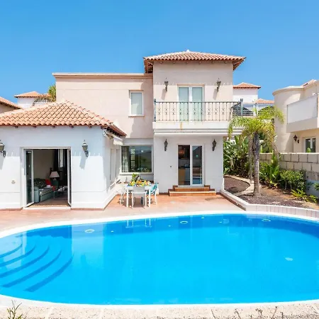8 With Pool And Terrace *