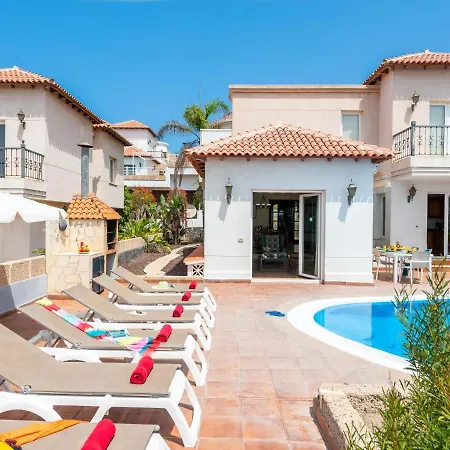 8 With Pool And Terrace